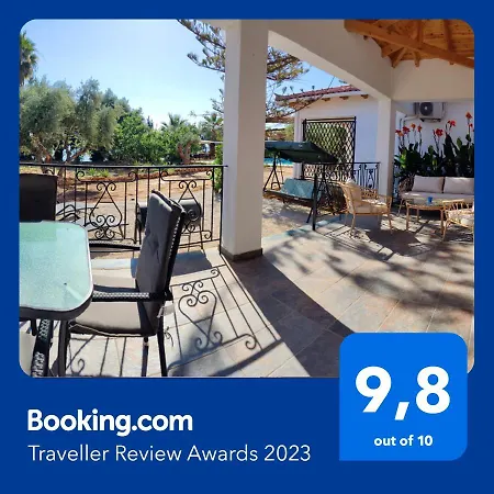 別荘 Arokariapartments