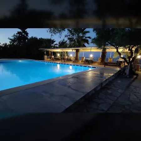 別荘 Arokariapartments Koróni