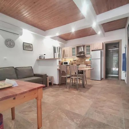 Arokariapartments Koróni