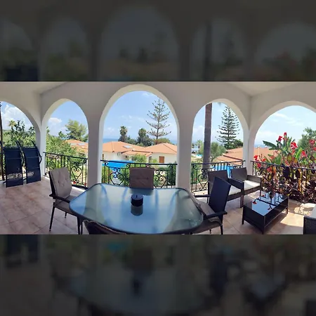 Hébergement de vacances Arokariapartments