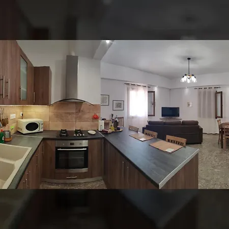 Arokariapartments Koróni